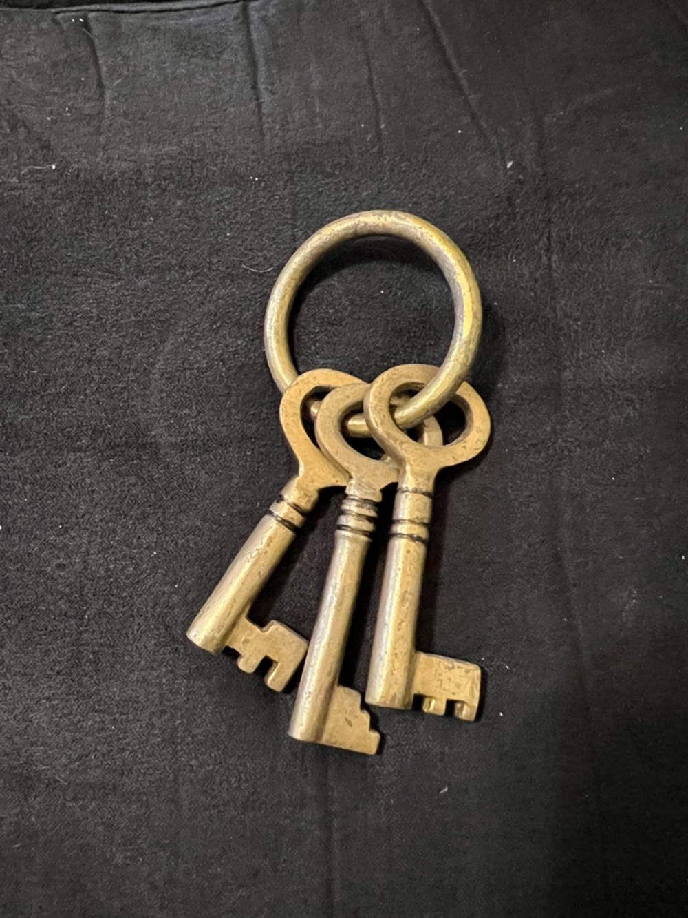 Ring of 3 Brass Skeleton Keys